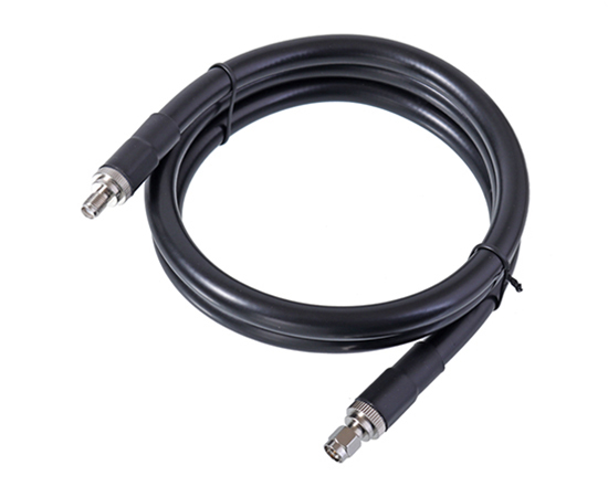 SMA(公)直式插头转SMA(母)直式插头，线缆：LMR400， 频率：DC~6GHz}